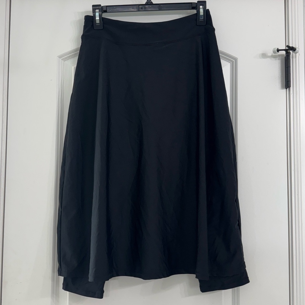 NWOT Long Black Swim Skirt with built in leggings for Women bathing suit